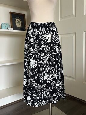 220 Hickory Black & white floral midi skirt with elastic waistband